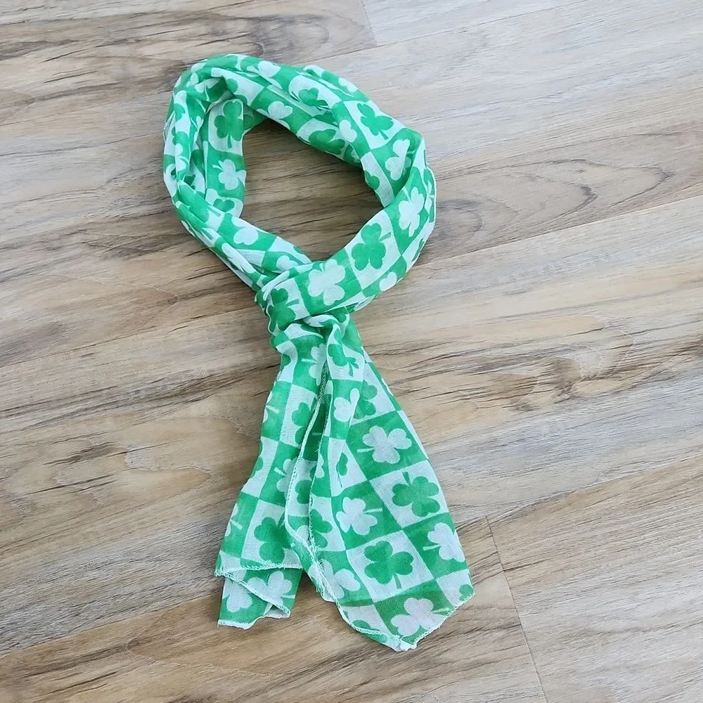 🔺️Green & White Four Leaf Clover Lightweight Scarf